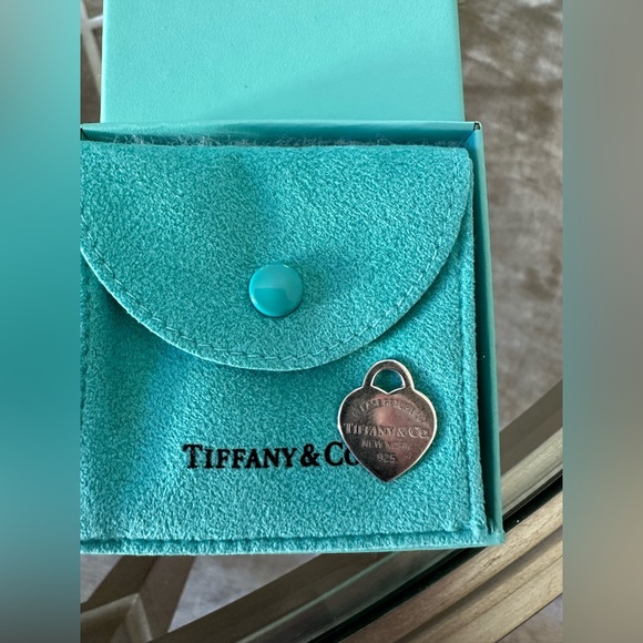 Return to Tiffany & Co. Heart Charm - Picture 2 of 4